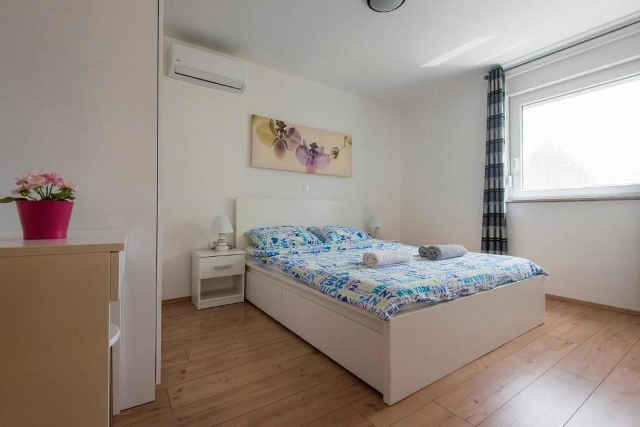 Apartments Villa Ema Zara Esterno foto
